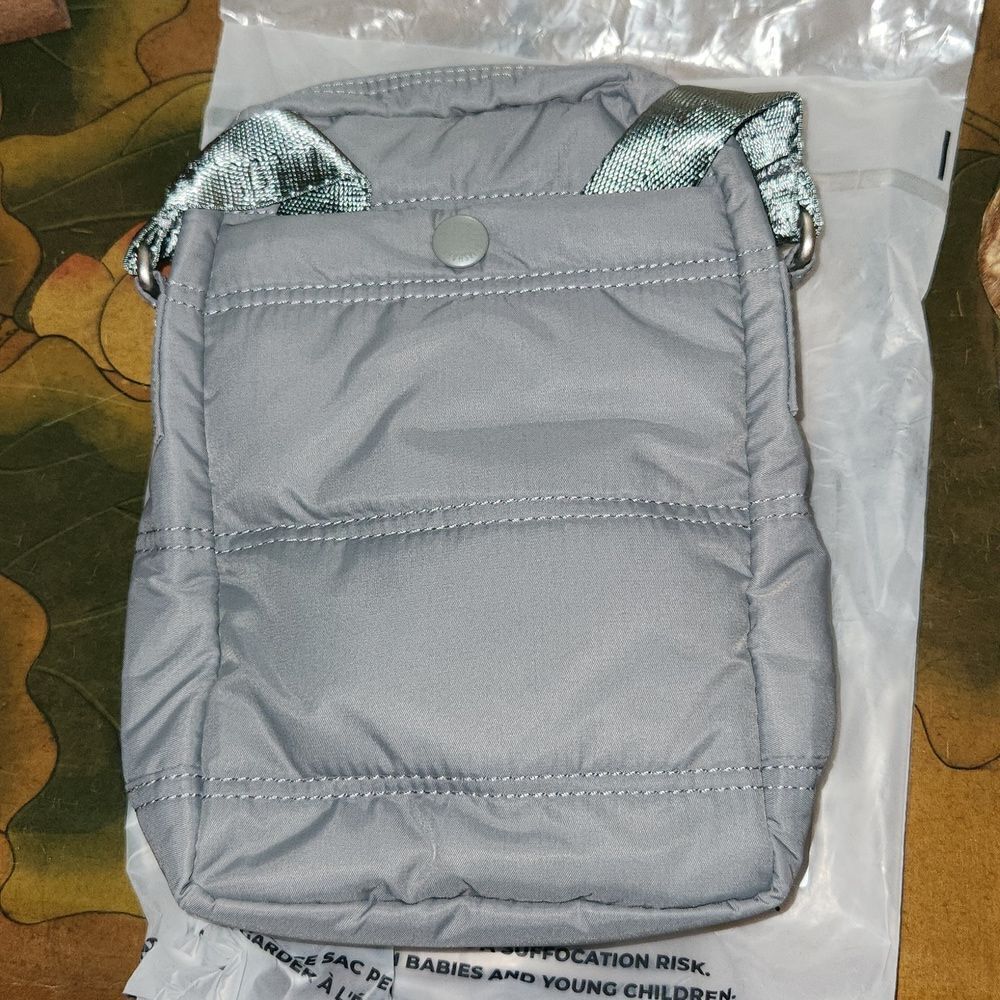Gymshark Premium Lifestyle Cross Body Bag NWT - Picture 3 of 8